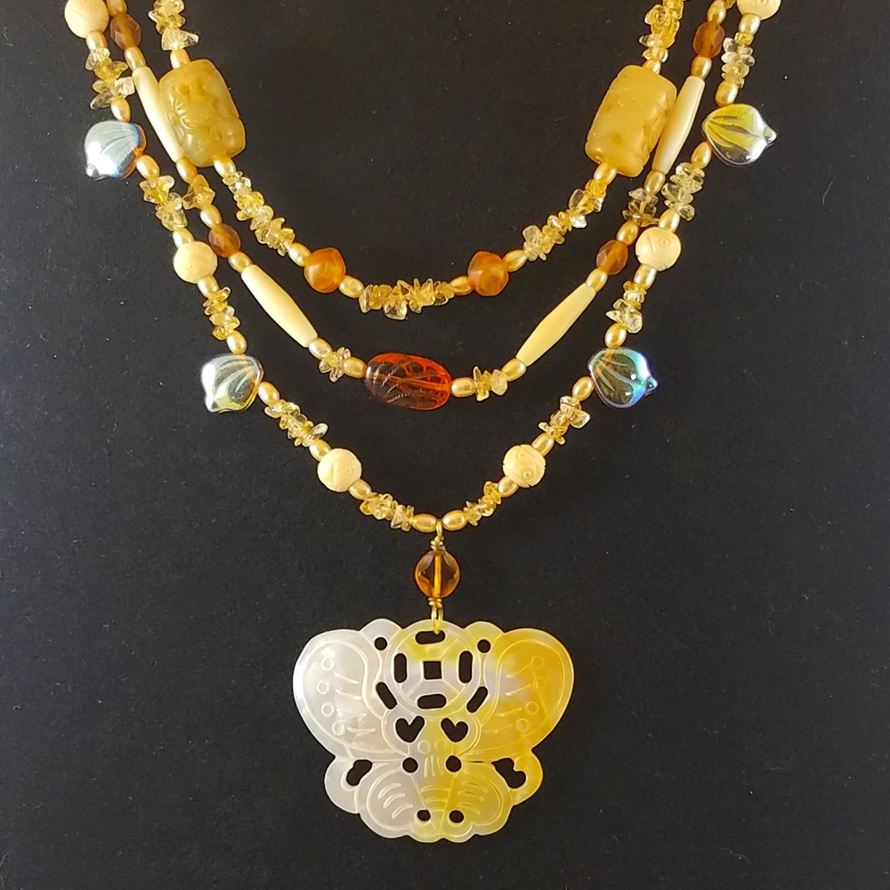 3 Strand Necklace w/Mother of Pearl Pendant